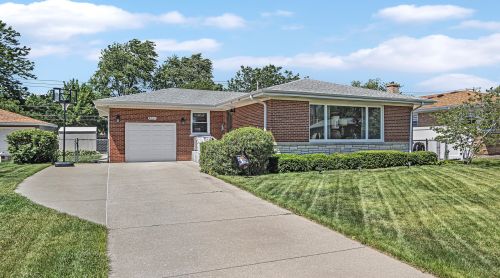 8022 Memory Ln, Chicago, IL 60656-3137