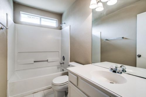 337 Touchdown Dr, Irving TX exterior