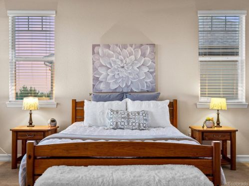 26605 Peakview Dr, Aurora CO 80016-6108 exterior