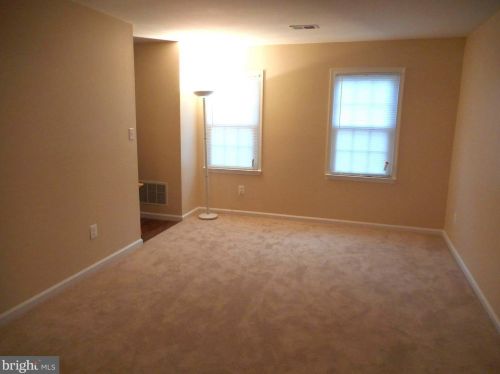 5260 Lonsdale Dr, Springfield VA  22151-1713 exterior