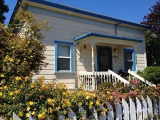 1213 11th St, Eureka, CA 95501-2027