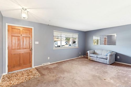 358 Nile St, Aurora, CO 80012-2238