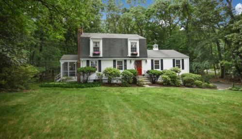 15 Broad Axe Ln, Wilton, CT 06897-3904