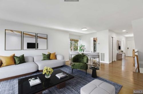 128 Panorama Dr, Edgewater, NJ 07020-7241