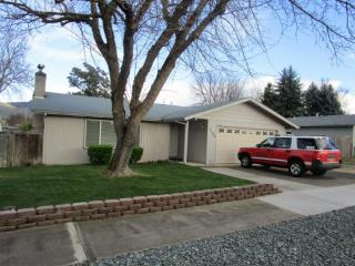 2586 Keene Way Dr, Medford, OR 97504-1724