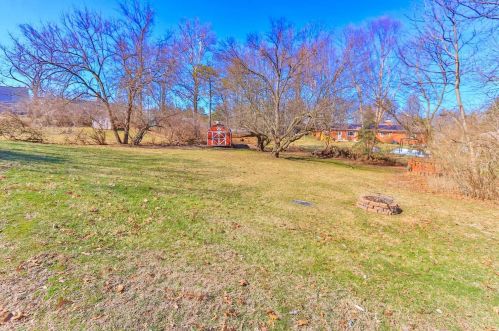 852 Finney Trl, Cincinnati OH 45224-1319 exterior