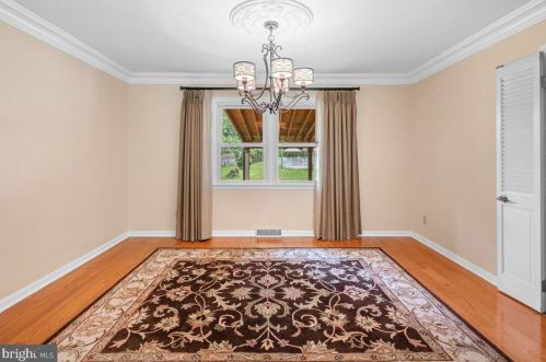 1 Teak Ln, Princeton NJ 08540-4724 exterior