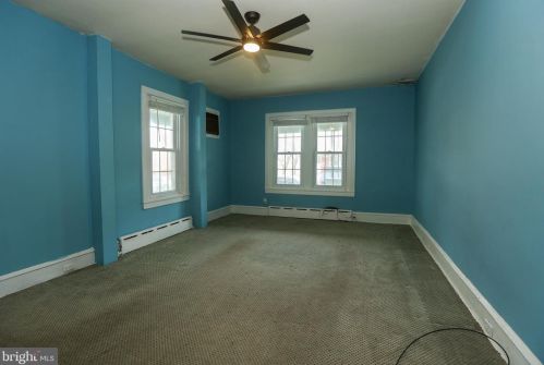 7018 Hegerman St, Philadelphia, PA 19135-1911