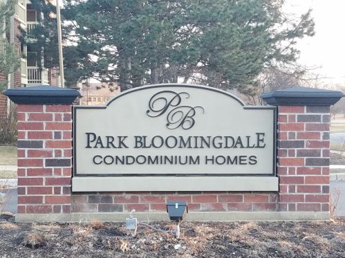 208 Glengarry Dr, Hanover Park, IL 60108-2617