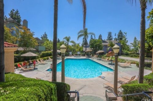 13513 Murphy Hill Dr, Whittier, CA 90601-4678