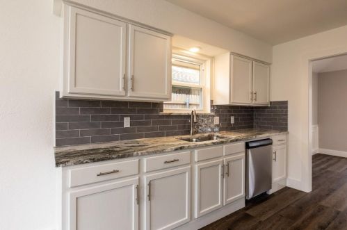 7621 Pear Tree Ln, Fort Worth TX  76133-7462 exterior