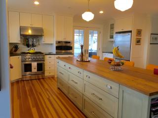 22 Spring St, Guilford CT  06437-3520 exterior