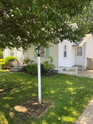 63 Union Ave, Warwick, RI 02889-8528