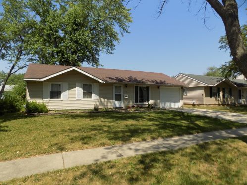 208 Villa Rd, Streamwood, IL 60107-1744