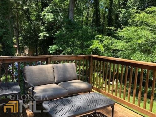 2008 Dering Cir, Atlanta GA  30345-1614 exterior