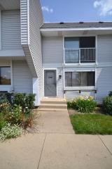 1282 Willow Ln, Gurnee, IL 60031-1822