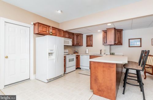 5 Linden Dr, Carlisle PA 17015-6906 exterior