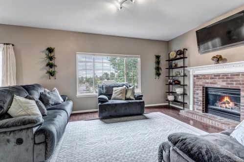 18683 Crestridge Dr, Aurora CO 80015-5128 exterior