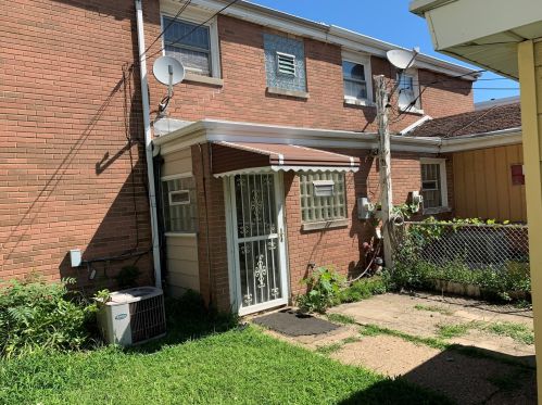 256 46th Pl, Chicago, IL 60609-3911