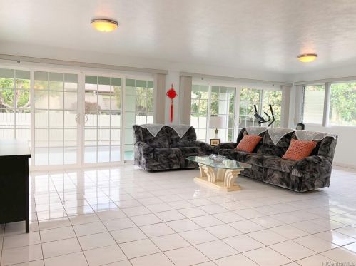 543 Pepeekeo Pl, Honolulu HI  96825-1121 exterior