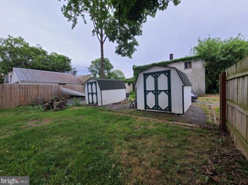 317 State St, Ephrata PA  17522-2236 exterior