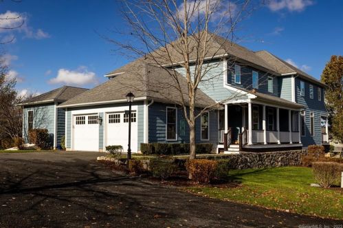 203 Sugar Maple Way, Waterbury, CT 06762-3239