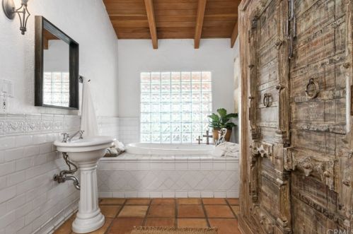 1451 Foothill Blvd, Santa Ana CA 92705-2511 exterior