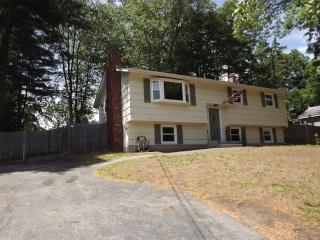 6 Shelton St, Nashua, NH 03062-2042