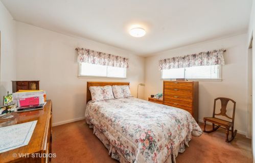 821 Castlewood Ln, Bannockburn IL  60015-2605 exterior