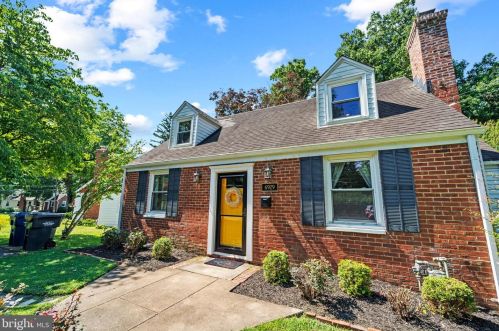 6929 Carlton Ave, Falls Church, VA 22042-1949