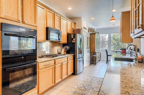 24013 Moraine Pl, Aurora CO 80016-1352 exterior