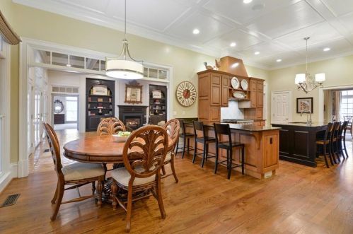 2169 Cumberland Dr, Smyrna GA  30080-4601 exterior