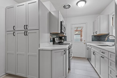 1789 Hamline Ave, Saint Paul MN  55113-6221 exterior