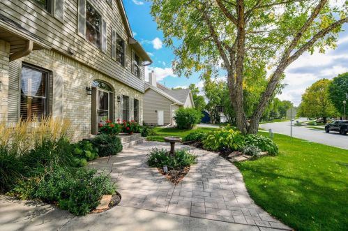 645 Hackmore Dr, Saint Paul, MN 55123-3044