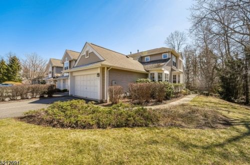 11 Sycamore Ln, Dover NJ  07869-3704 exterior