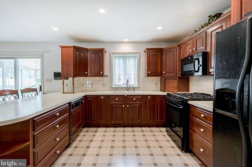 2616 Standardbred Dr, Lancaster PA  17603-4161 exterior