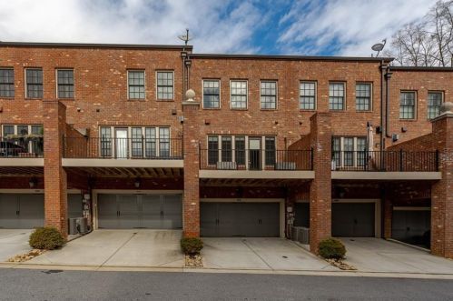 2912 Hermance Dr, Atlanta GA  30319-2704 exterior