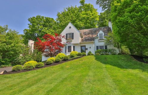 1230 Hayward Ave, Cincinnati, OH 45208-4327