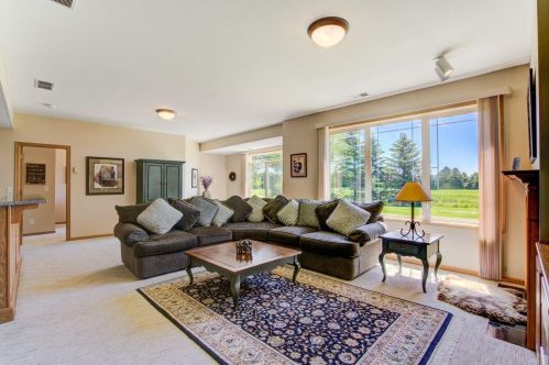 2737 Eagle Valley Dr, Saint Paul MN  55129-4224 exterior