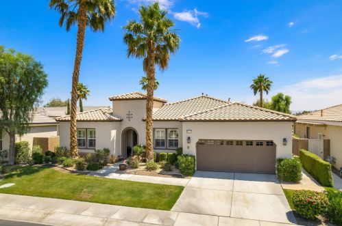 61444 Sapphire Ln, La Quinta, CA 92253-8233