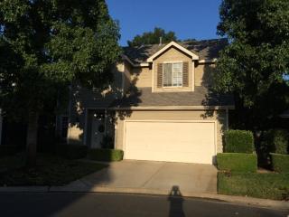 1007 Monticello Cir, Fresno, CA 93720-1883