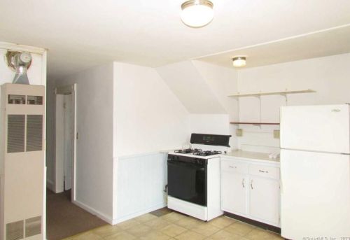 63 Hoffman St, Torrington CT  06790-6271 exterior