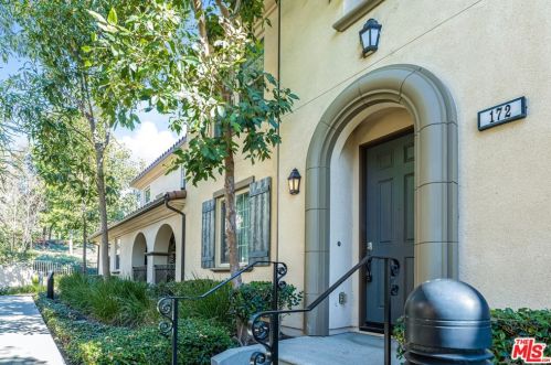 172 Full Moon, Irvine CA  92618-8806 exterior