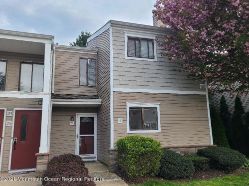 26 Elizabeth Ct, Tinton Falls NJ  07724-3049 exterior