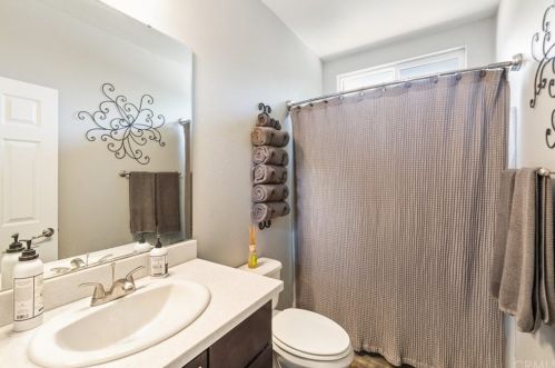 29885 Camino Del Sol Dr, Temecula CA  92592-2114 exterior