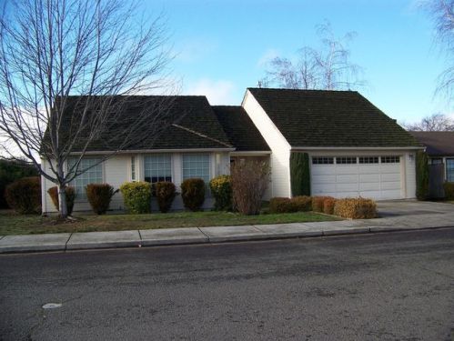 1881 Filmore Dr, Medford, OR 97504-2123