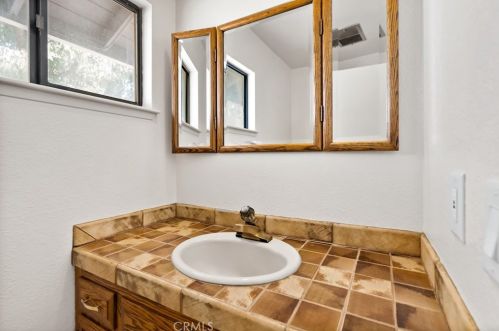 2150 Gratton St, Riverside CA  92504-5201 exterior