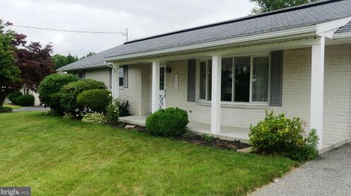 4256 Walters Hatchery Rd, York, PA 17408-8862