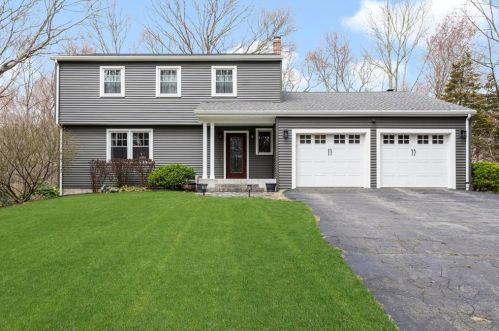 96 Daniel Dr, North Kingstown, RI 02852-6702