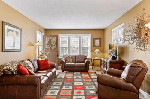 295 Chelsea St, Saint Paul MN  55115-2080 exterior